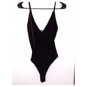 Fashion nova Purple Velvet Bodysuit SIZE: Medium